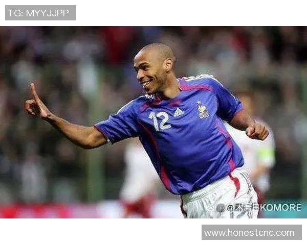 亨利足球球星辉煌生涯回顾与场上经典瞬间解析