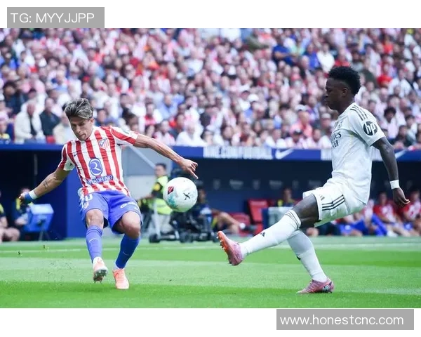 足球球星跨国视频连线：分享训练心得与比赛展望