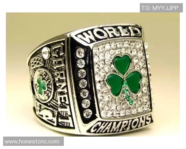 球星戒指足球荣耀传承象征团队精神与冠军梦想的璀璨见证 球星戒指足球荣耀传承象征团队精神与冠军梦想的璀璨见证